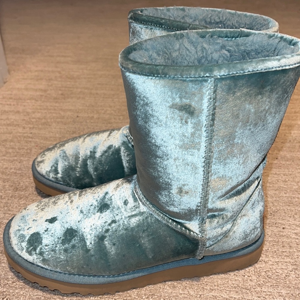 Green velvet Ugg boots size 8